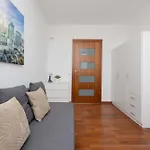 Family With Homely Atmosphere And Excellent For Remote Working By Renters Lägenhet Warszawa