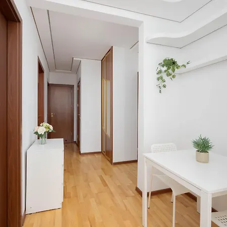 Family With Homely Atmosphere And Excellent For Remote Working By Renters * ワルシャワ