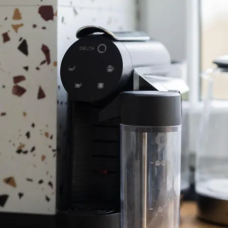 Family With Homely Atmosphere And Excellent For Remote Working By Renters * ワルシャワ