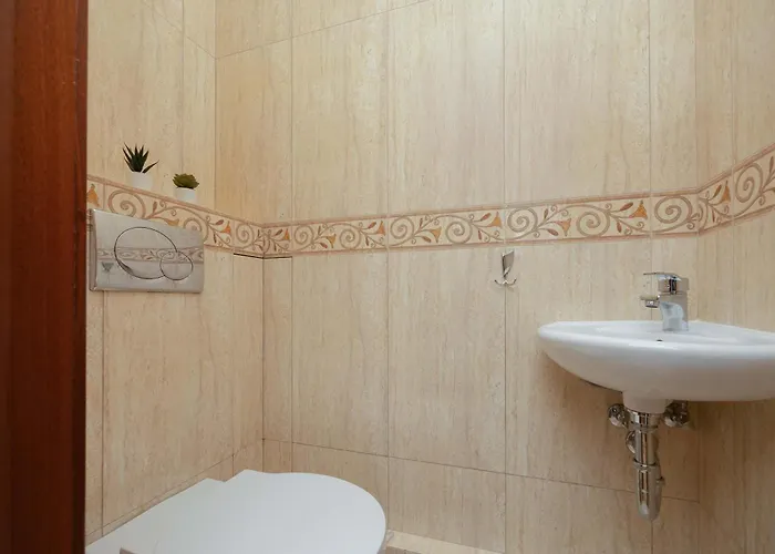 Family With Homely Atmosphere And Excellent For Remote Working By Renters *