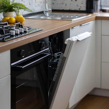 Family With Homely Atmosphere And Excellent For Remote Working By Renters * Warschau