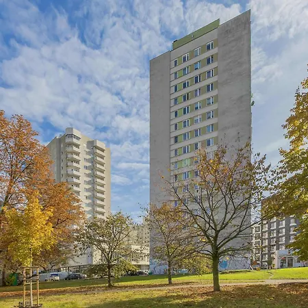 Apartment Family With Homely Atmosphere And Excellent For Remote Working By Renters