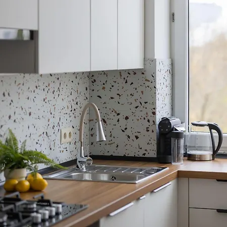 Family With Homely Atmosphere And Excellent For Remote Working By Renters Варшава